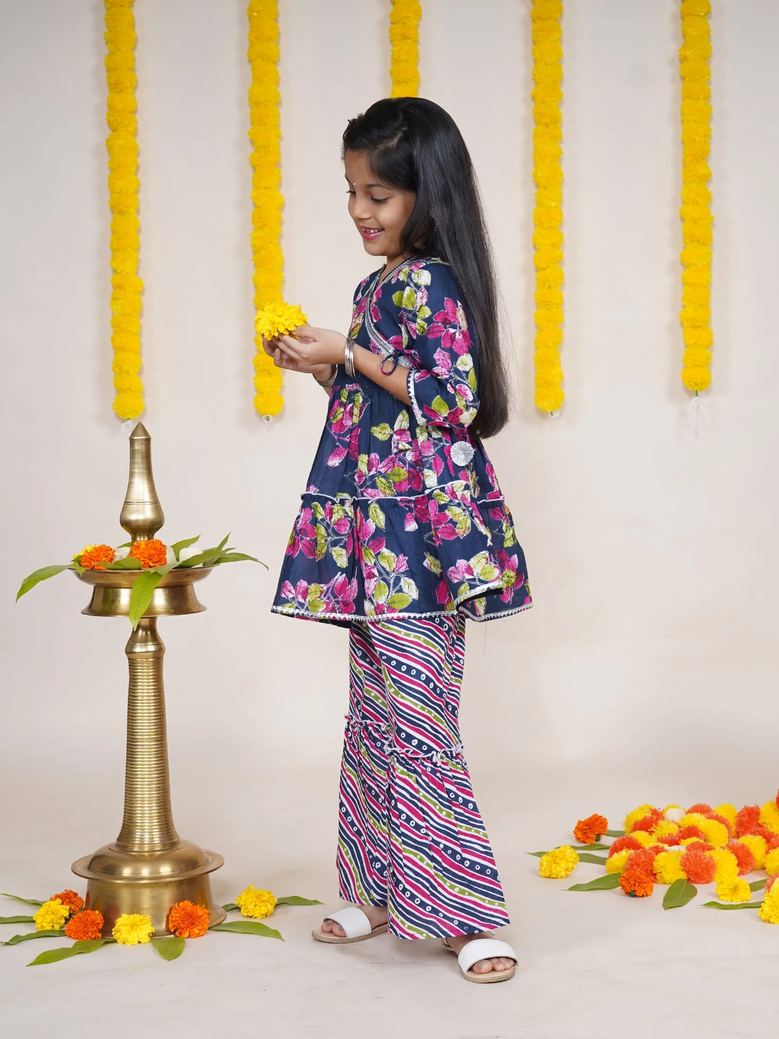 Girls 3/4th Sleeves Floral Printed Kurta With Geometric Printed Sharara