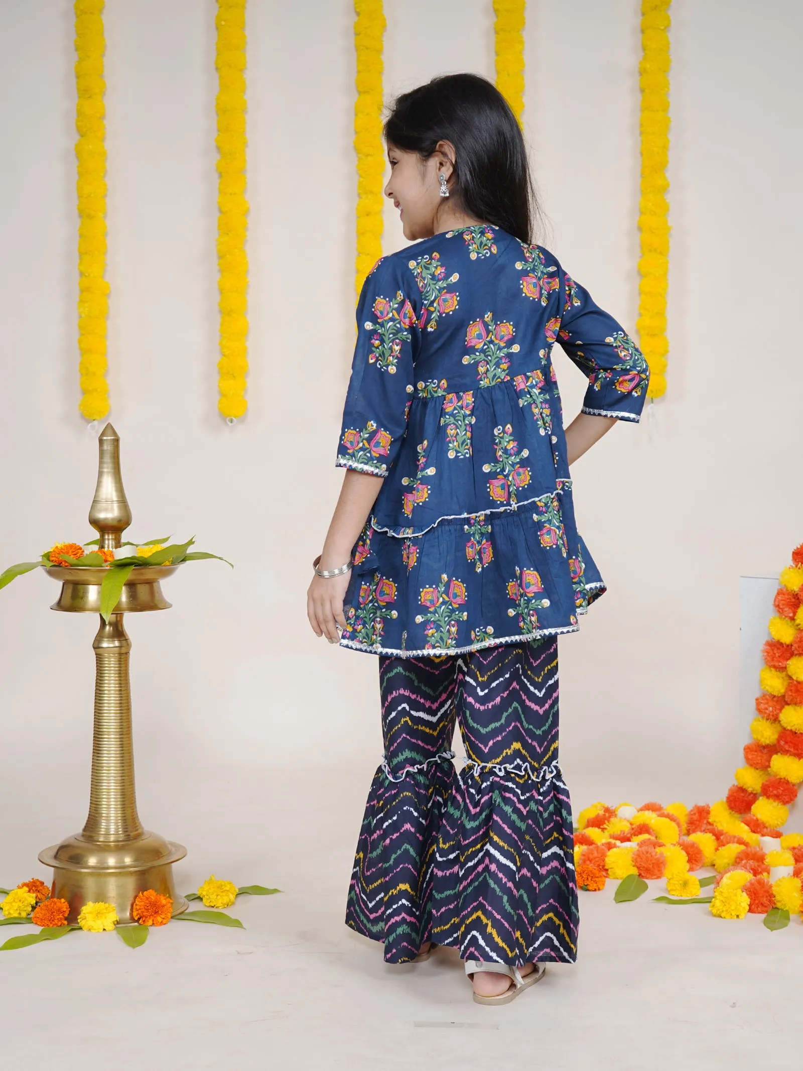 Girls 3/4th Sleeves Floral Printed Kurta With Geometric Printed Sharara