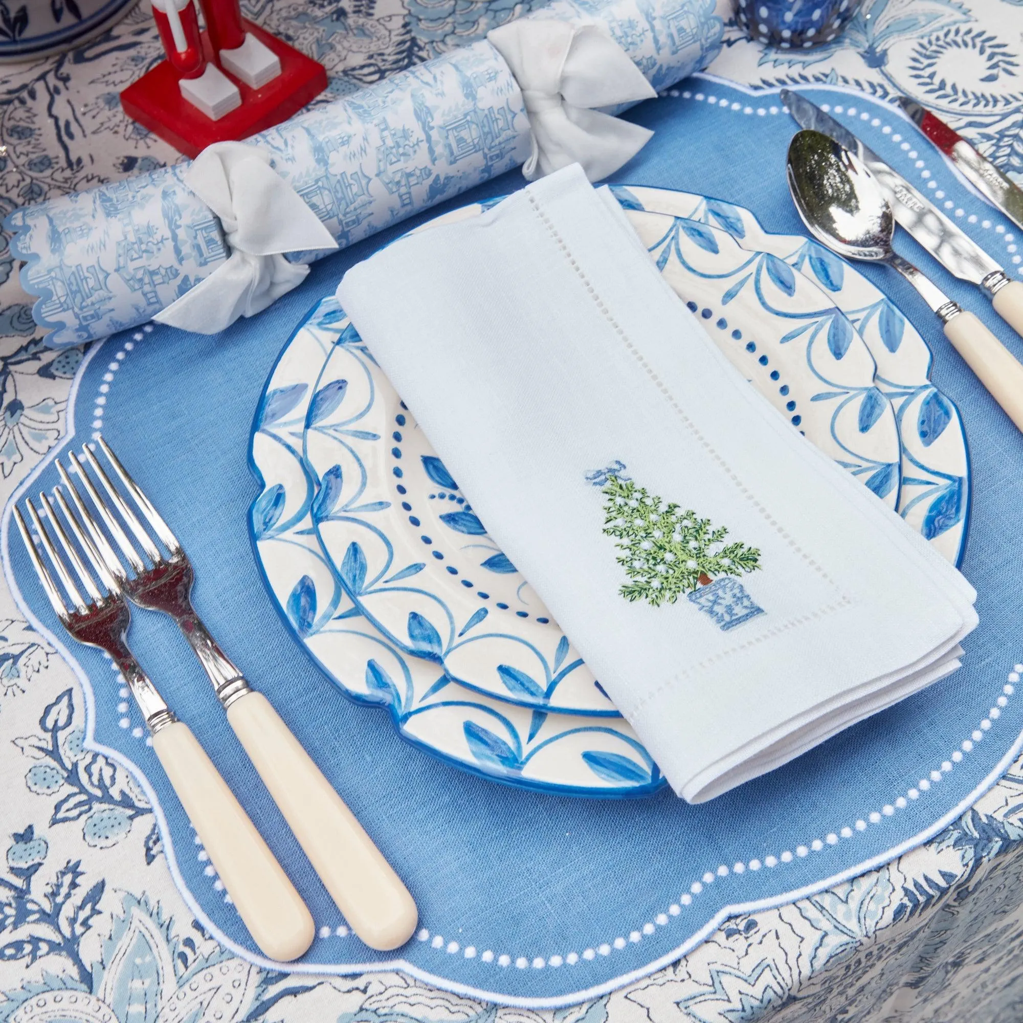 White Embroidered Christmas Tree Napkins (Set of 4)