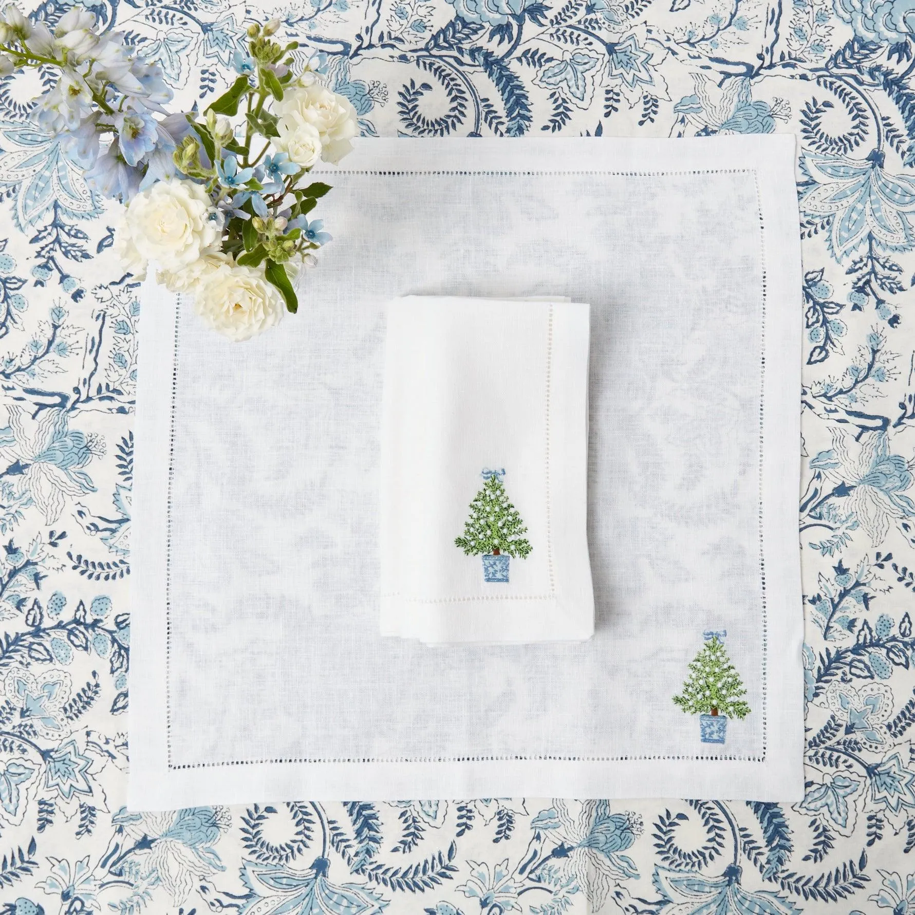White Embroidered Christmas Tree Napkins (Set of 4)