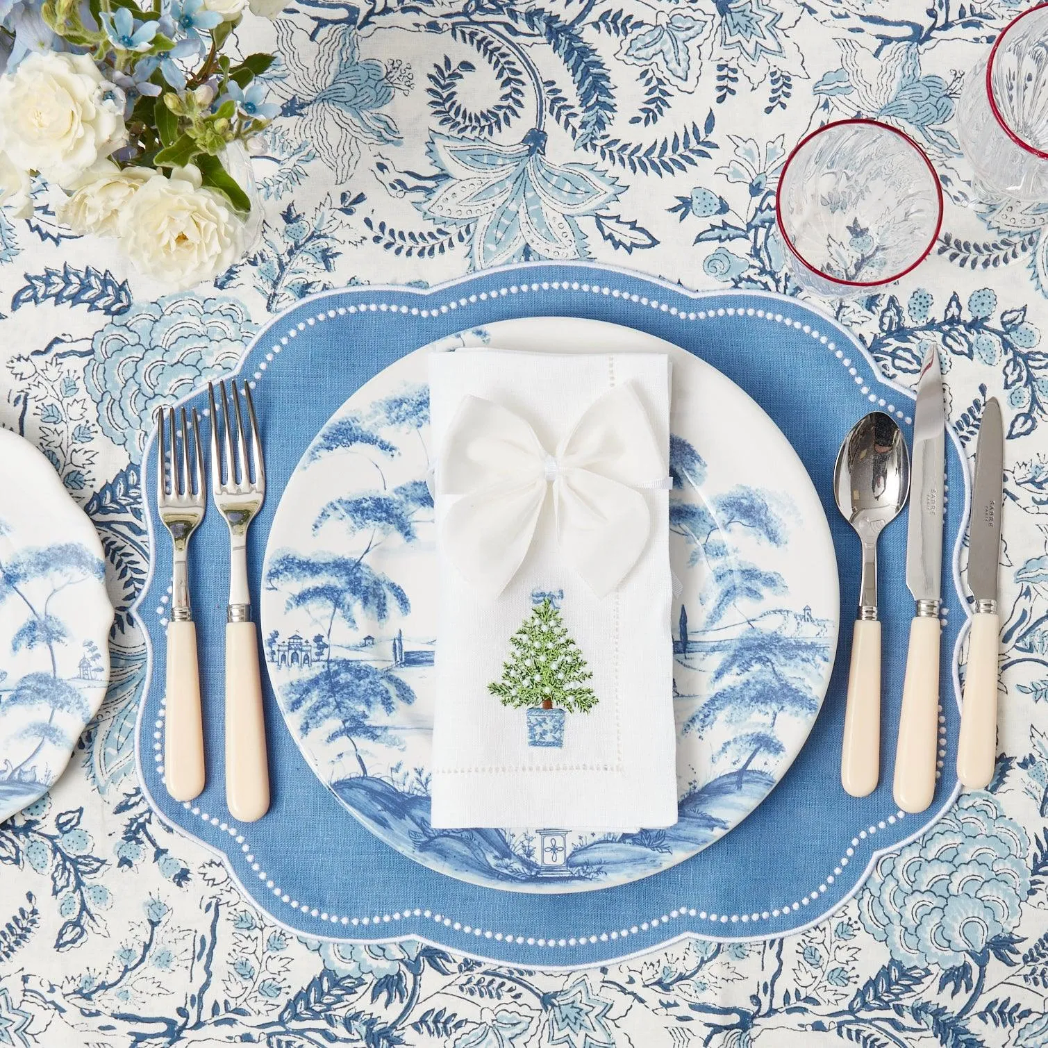 White Embroidered Christmas Tree Napkins (Set of 4)