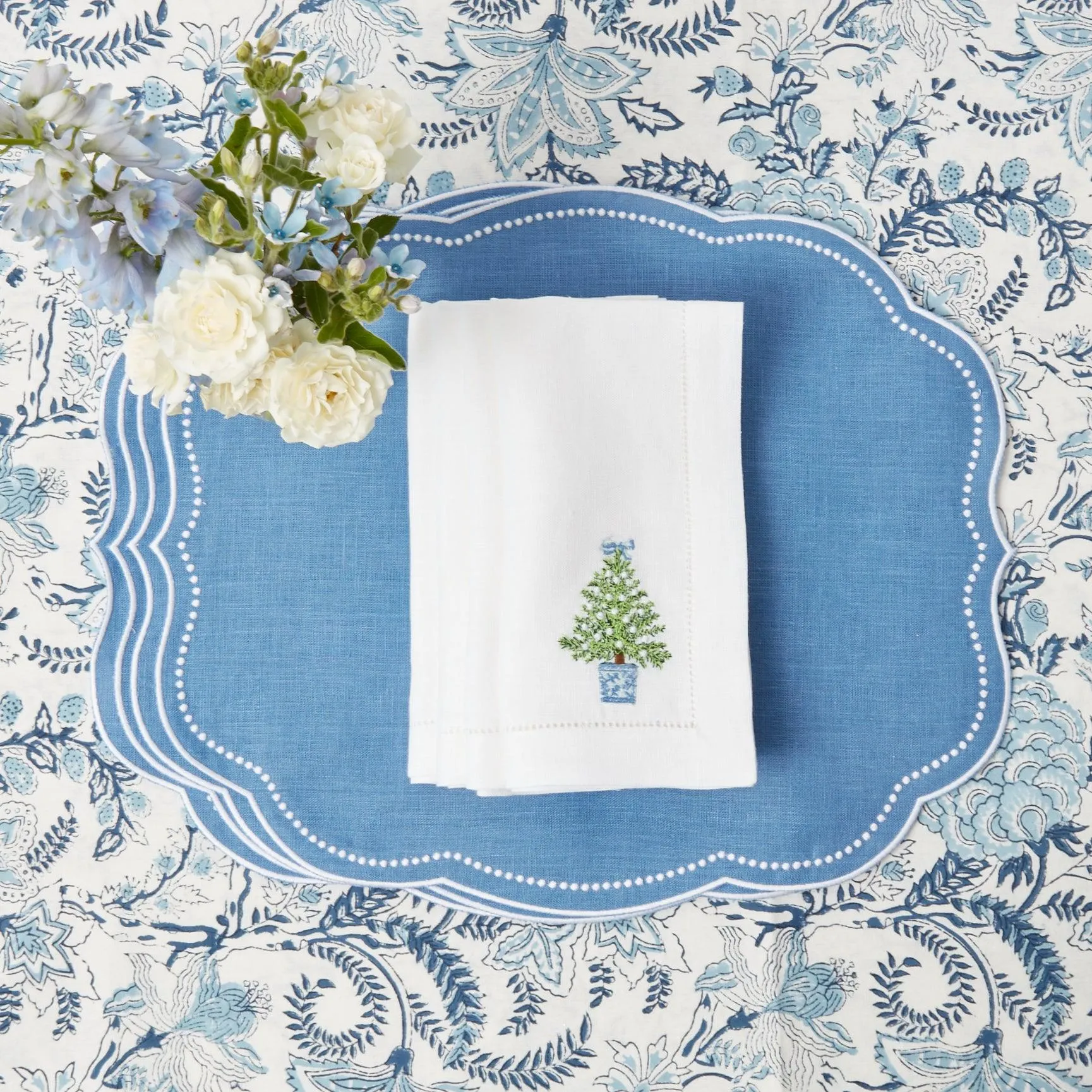 White Embroidered Christmas Tree Napkins (Set of 4)